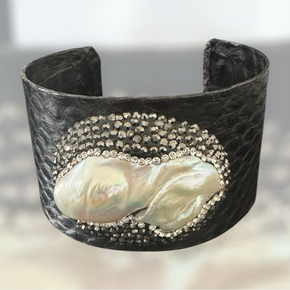 Mother of Pearl Druzy Wide Black Leather Cuff Bracelet Statement Luxe Artisan - Picture 1 of 4
